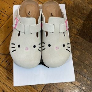 Hello Kitty Clogs “Cream”